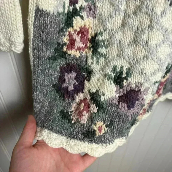 Vintage Jennifer Reed knitted by hand floral scallop hem sweater size large - Picture 3 of 10
